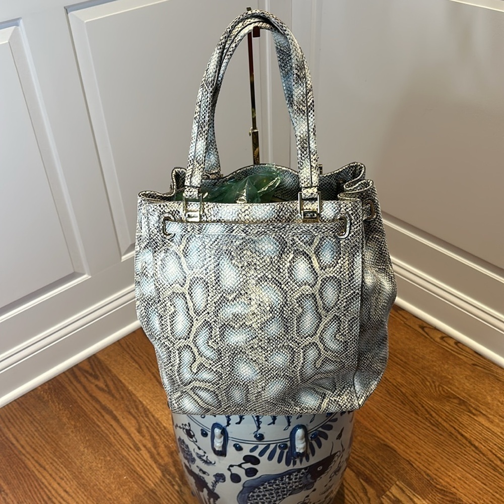 G.I.L.I. Cobra Italian Blue Leather Snakeskin Design Tote - Picture 5 of 9